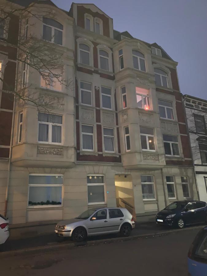 Sudstadt-Fewo Mit Grossem Balkon Nahe City Und Meer - Uber Den Dachern Von Whv Wilhelmshaven Luaran gambar